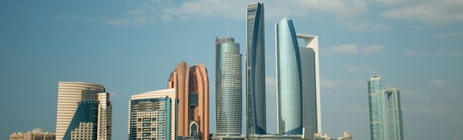 Abu Dhabi: Urlaub zwischen Meer, Wüste, Inseln und Oasen